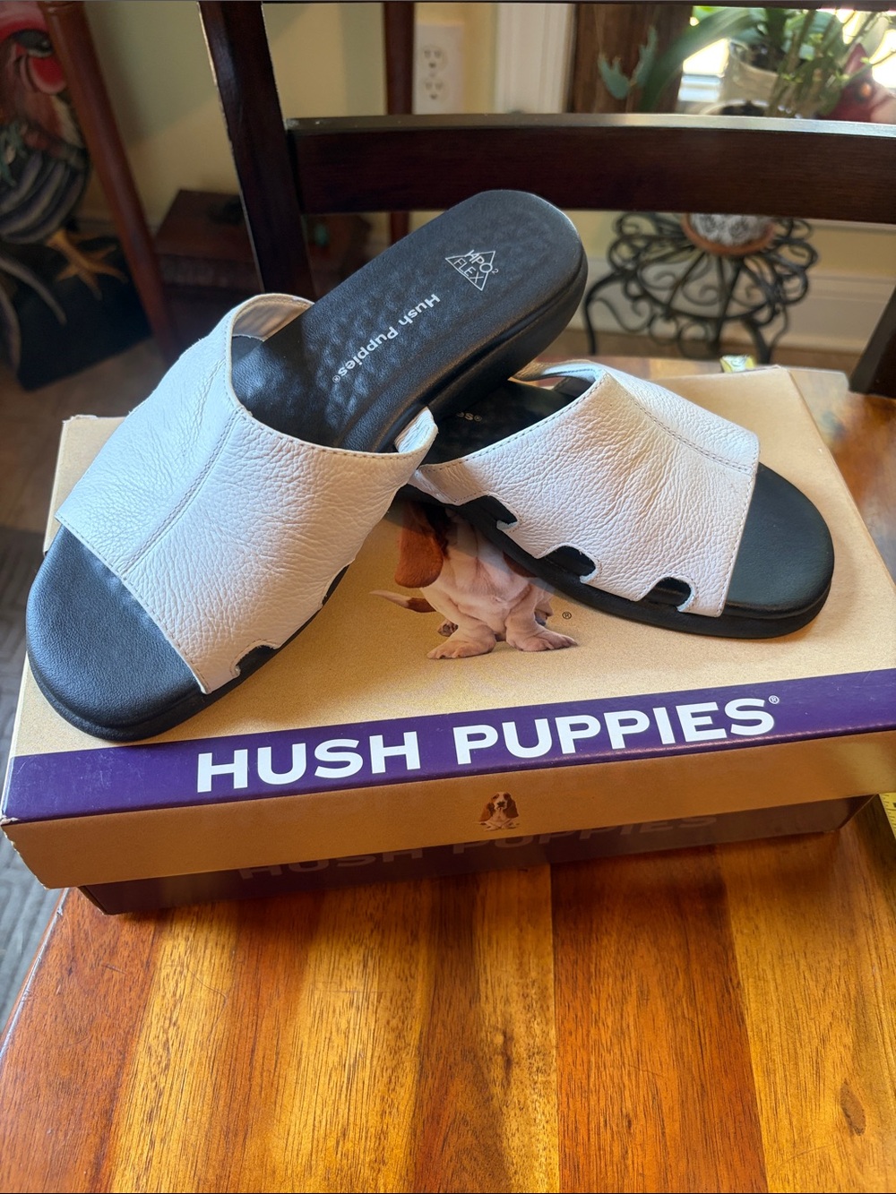 Hush Puppies White and Black Leather Slide Sandals